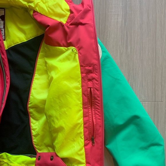 🏔 Chiemsee Bright Ski and Snowboard Jacket 🏔 - Picture 8 of 15